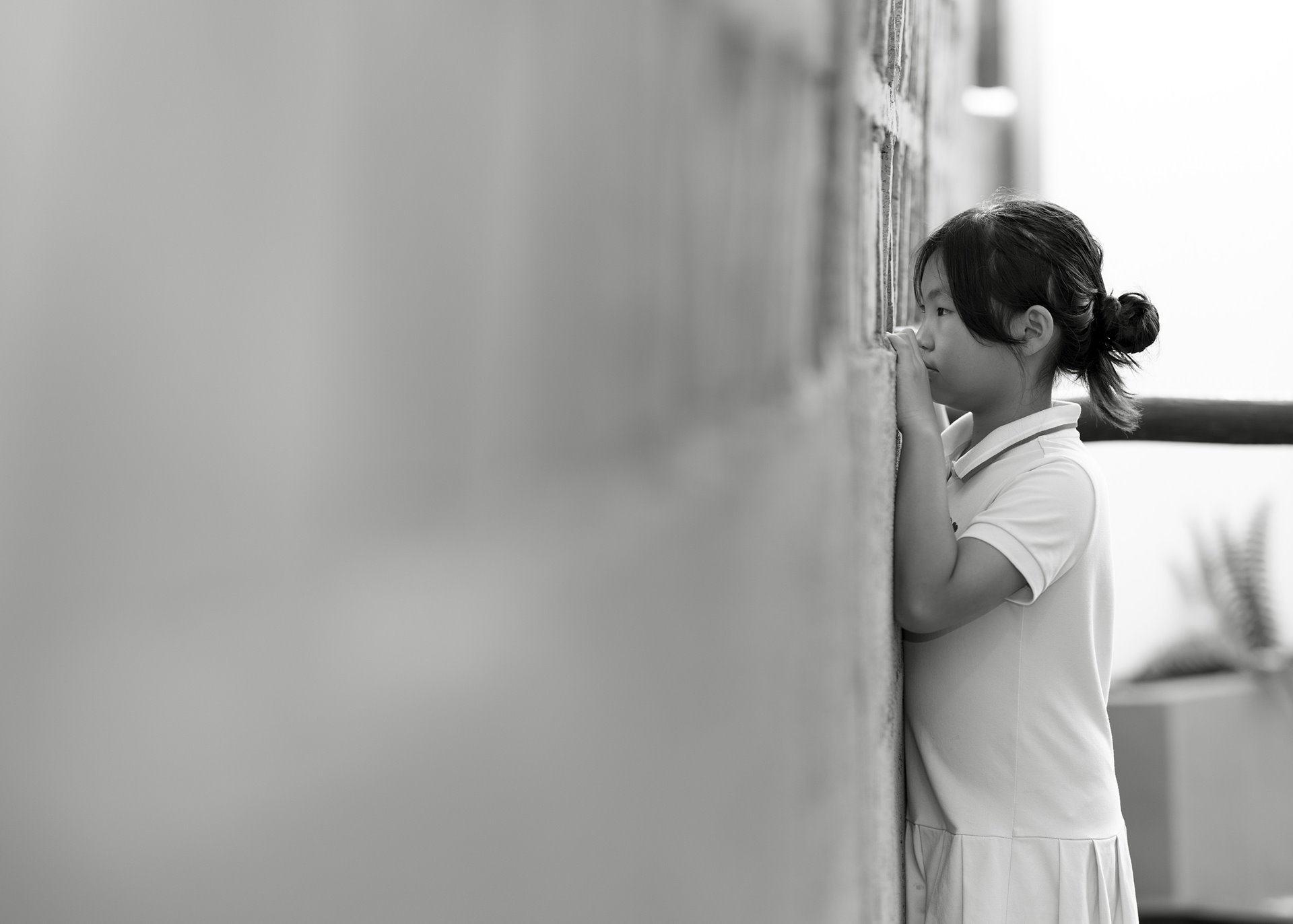 On a summer&rsquo;s day after dinner, Jiuer&rsquo;s youngest daughter, Jinzi, looks out. Jinzi has a lot on her mind without the company of her mother. Jiuer once said: &ldquo;Always remember to smile no matter how tough life is. Did you smile today?&quot; Liaoning, China.