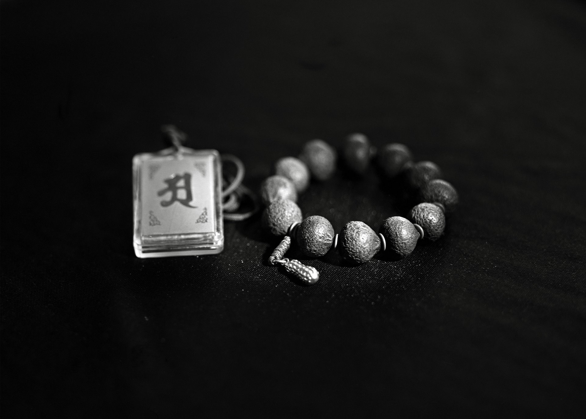 In the later stages of her illness, Jiuer spoke of her personal belongings, especially a cherished bracelet made of small dried mandarins (&ldquo;júzi&rdquo; in Chinese), bamboo (&ldquo;zhúzi&rdquo;), and gold (&ldquo;jinzi&rdquo;), which are the nicknames of her children. Jiuer says: &ldquo;Time may pass, but good things don&rsquo;t.&rdquo; Liaoning, China.