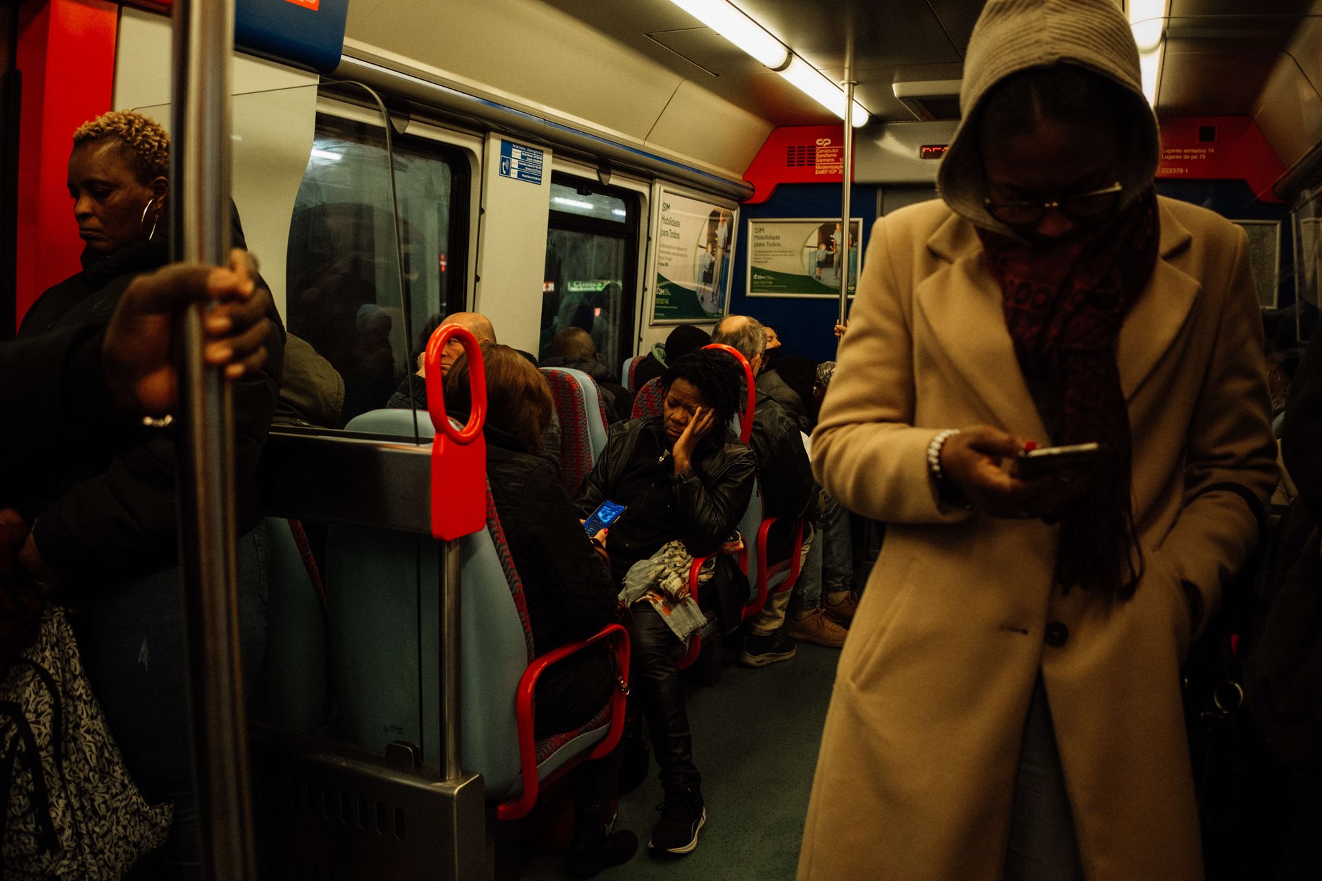 Ana Maria commutes to work at dawn from her home in Rio de Mouro, Portugal.<br />
&nbsp;
