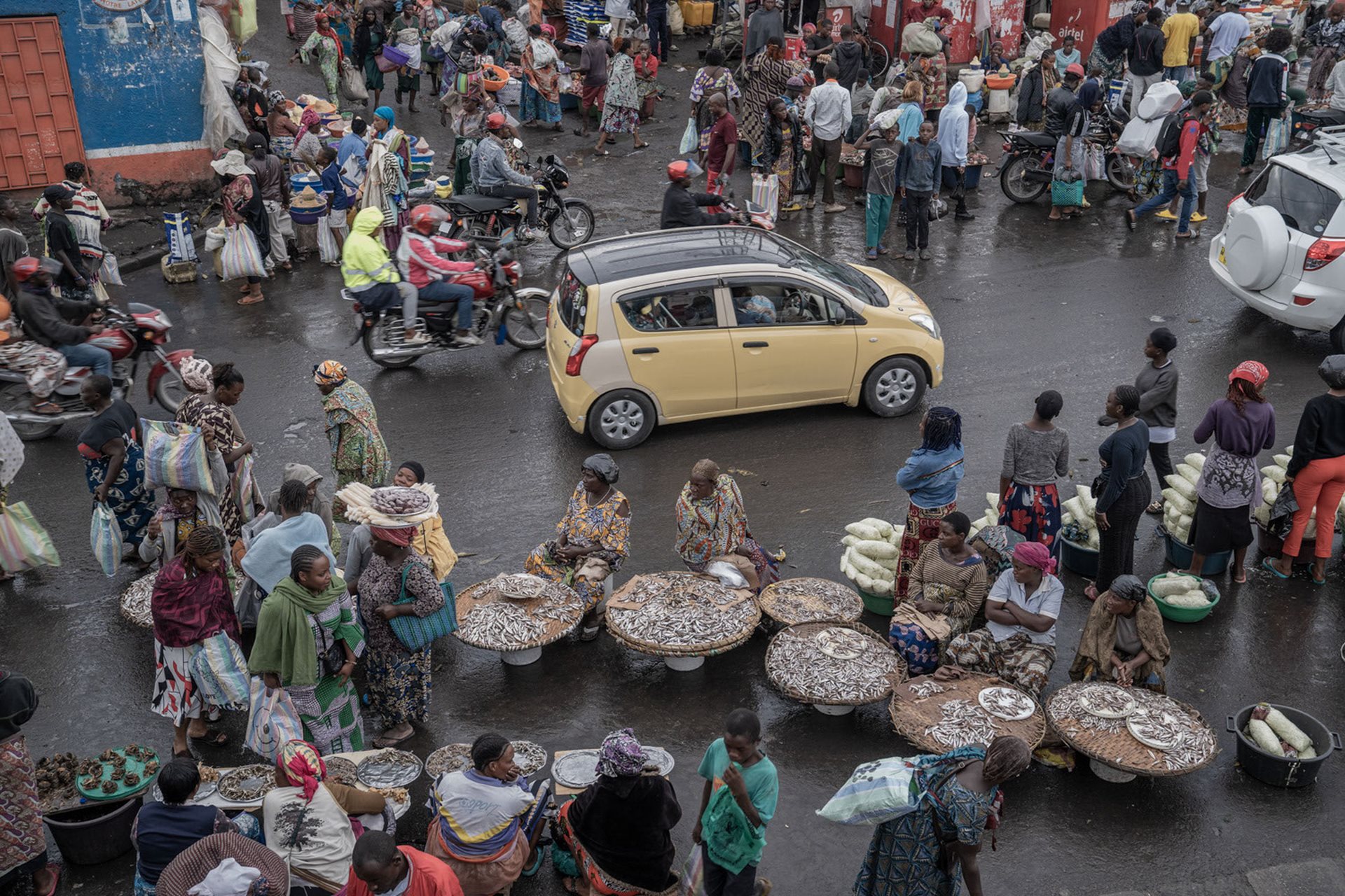 Women selling sambaza at Rond-Point Rutshuru, a busy street in Goma, DRC.