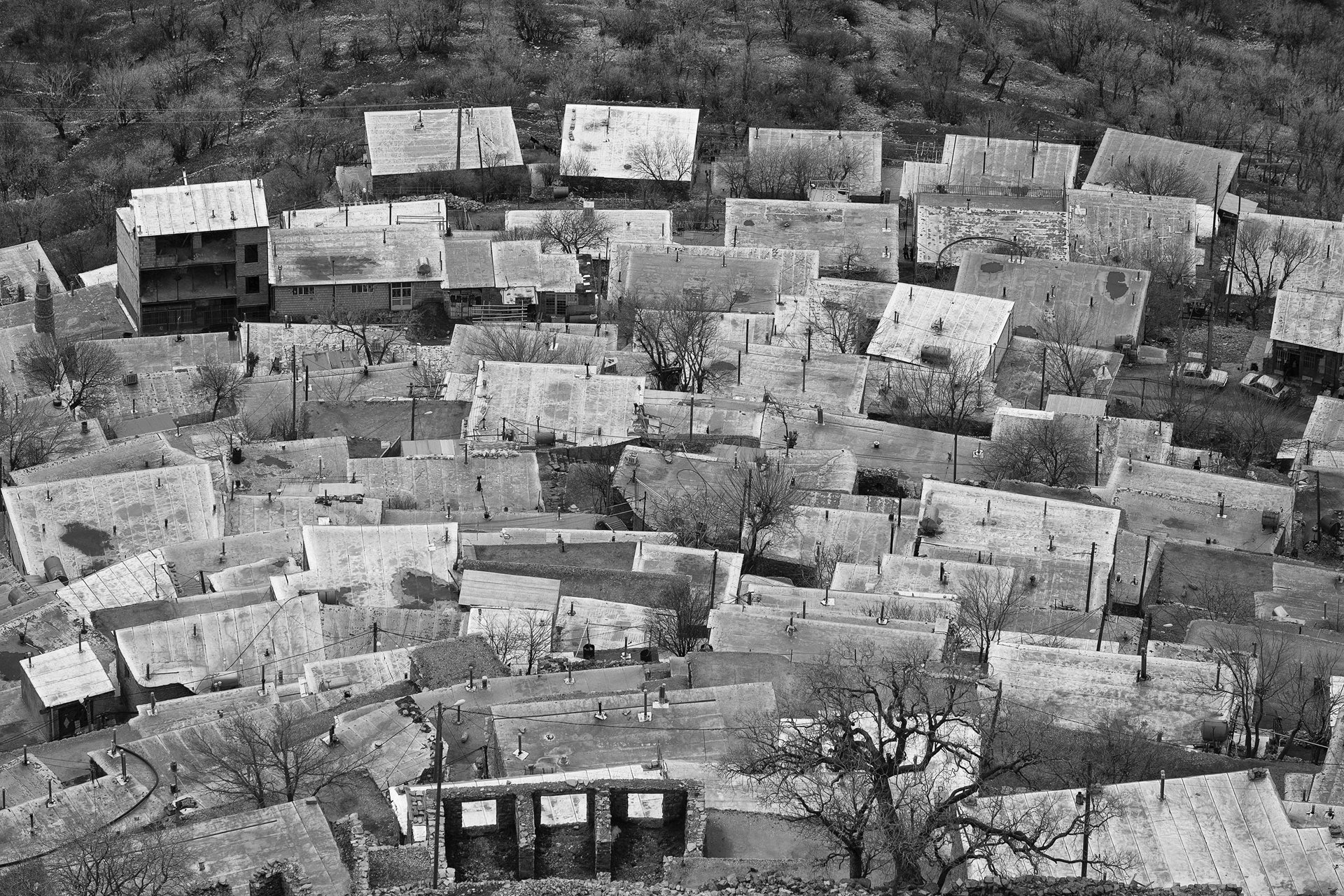 Hawraman Takht, an Iranian Kurdish village near the border with Iraq, serves as a kolbari hub. Most of the population consists of kolbars, including people from cities elsewhere in Kurdistan who come to these remote villages to enter into the dangerous occupation.&nbsp;