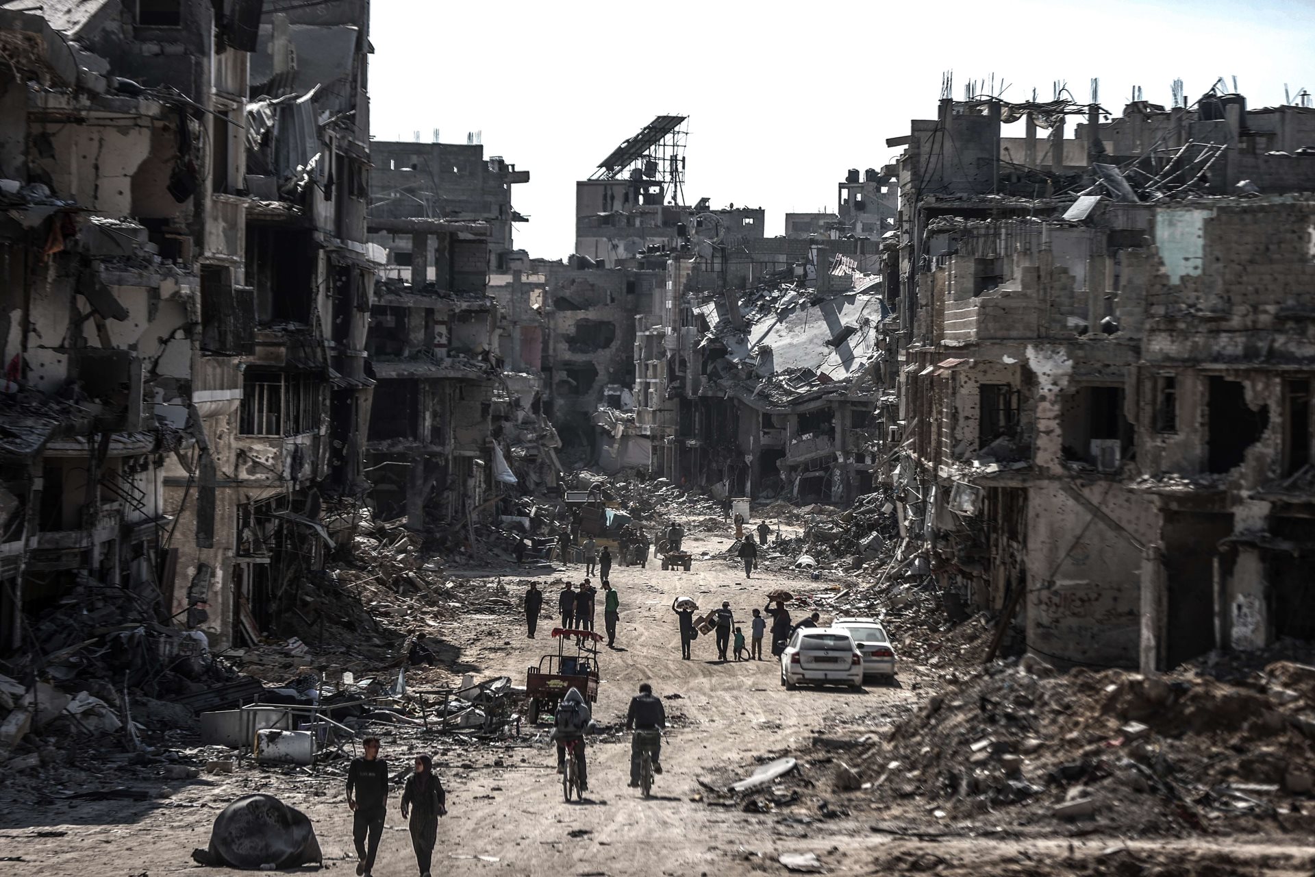 Residents begin to return to their homes in Khan Younis, in southern Gaza, after a 7 April Israeli withdrawal. In July and August, Israel would launch two more ground incursions into the southern city, and attacks continued into 2025.&nbsp;