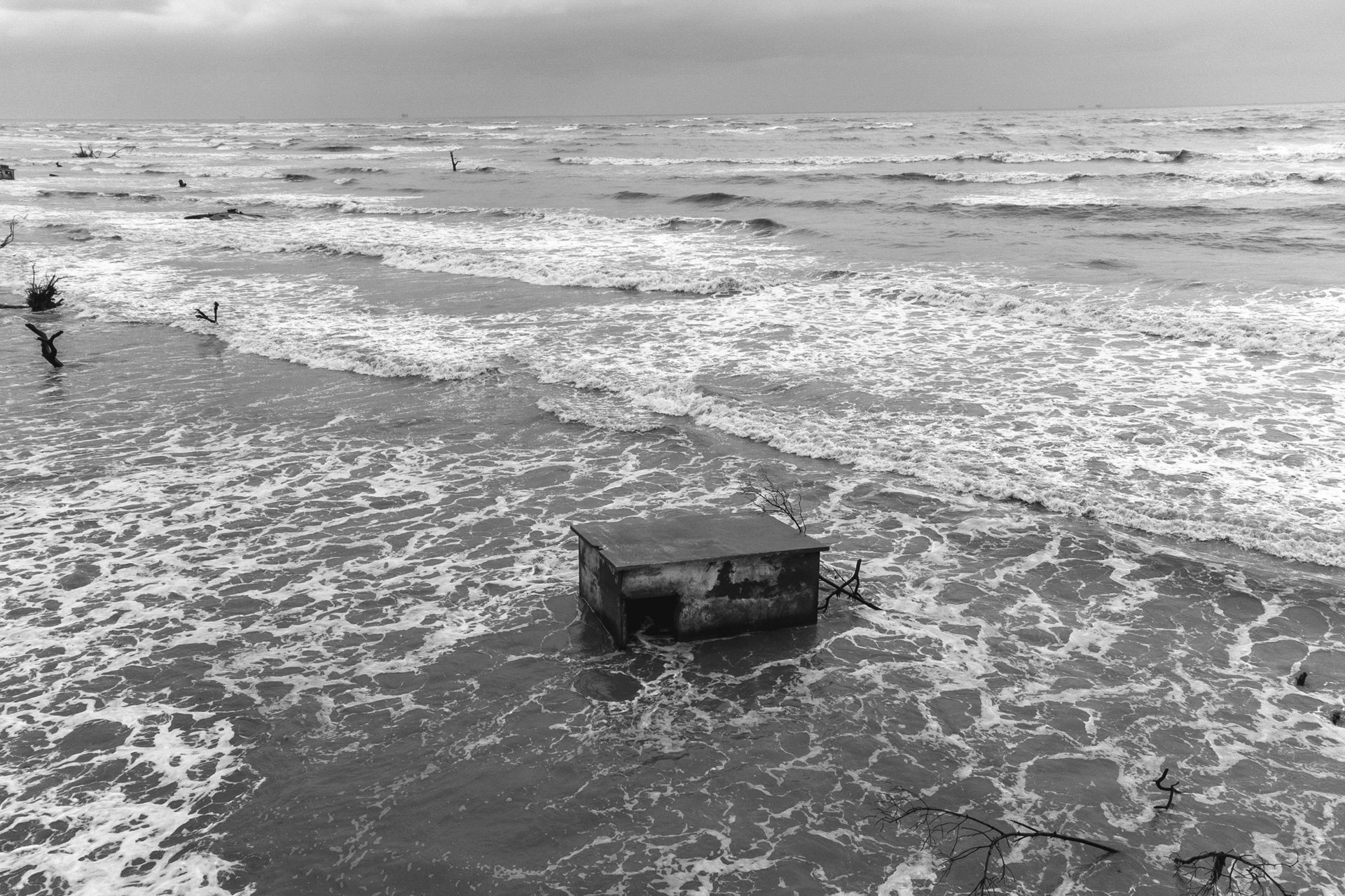 <p>An aerial view shows the remnants of El Bosque. The community once housed 700 residents; today, rising sea levels have left barely a dozen. Centla, Tabasco, Mexico</p>
<br />
&nbsp;