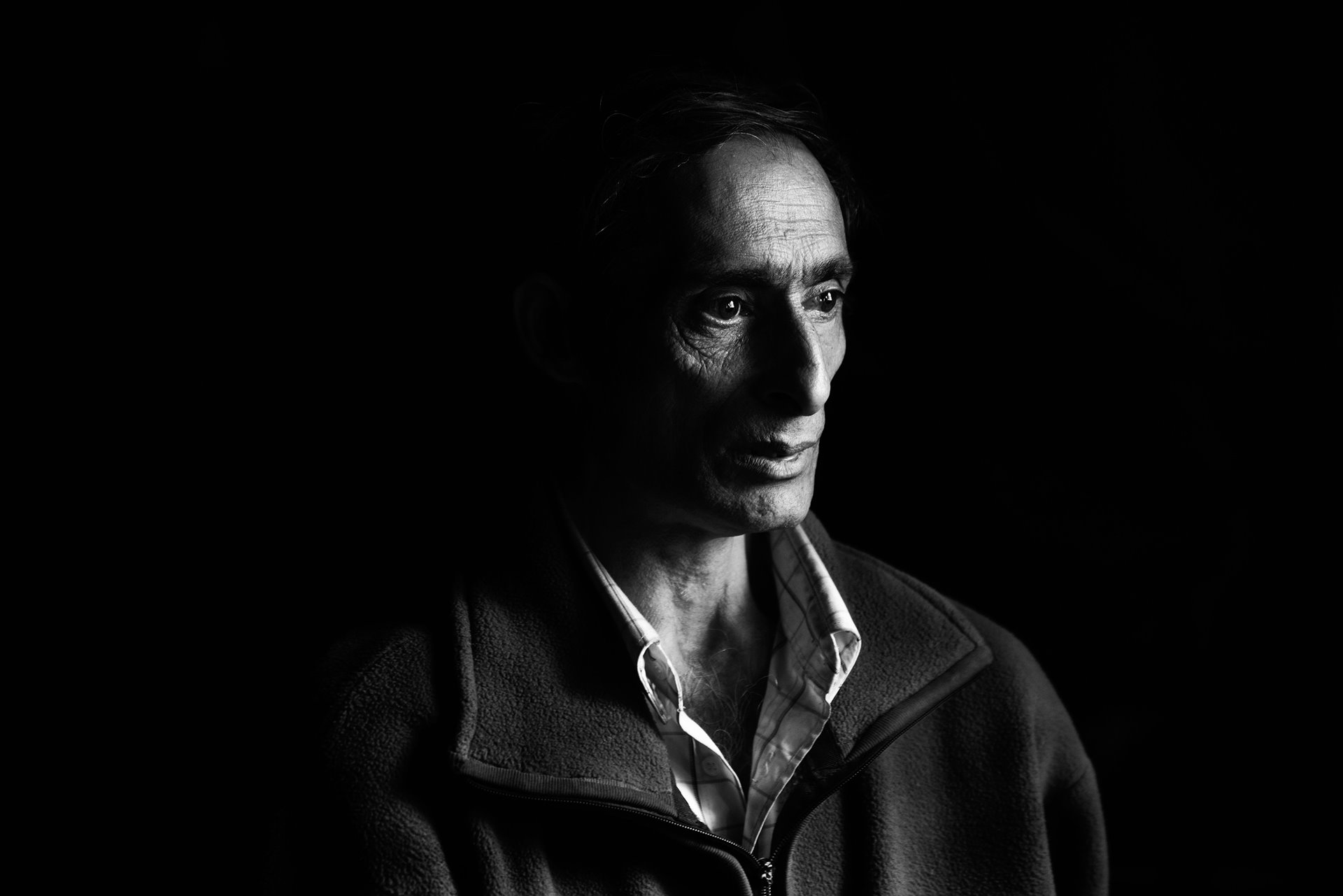 Enrique Navarreta lives 500 meters from a fracking tower in Allen, Río Negro, Argentina, and complains of constant noise from drilling and trucks, and artificial light 24 hours a day. Fracking in the area also causes water shortages and contamination, is associated with various health problems, and disturbs wildlife enough to cause behavioral change.