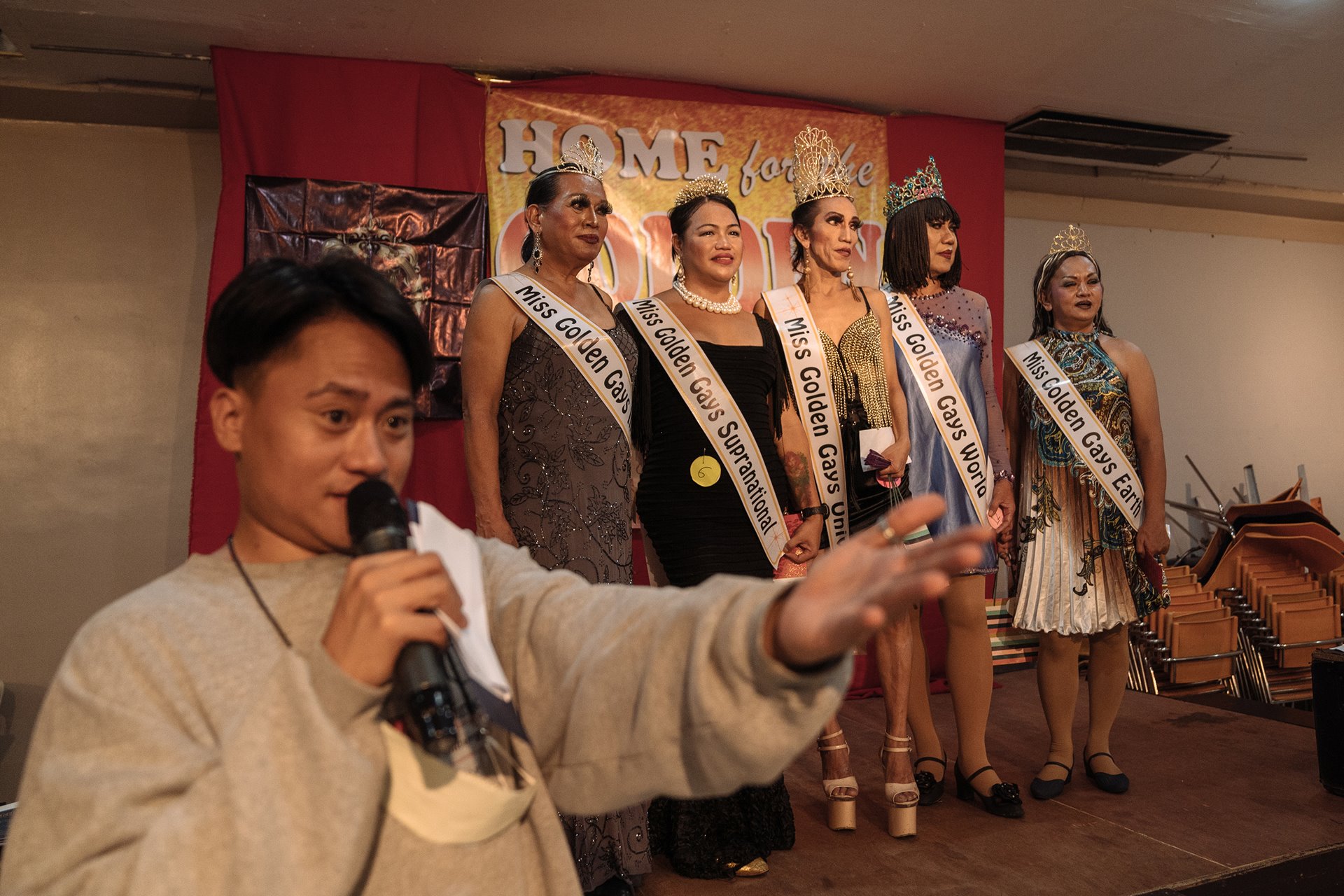 <p>Members of the Golden Gays perform in a talent and beauty pageant at a shopping mall in Manila, the Philippines. Golden Gays performances usually take the form of pageants during which each &lsquo;lola&rsquo; shows off a talent, such as doing cartwheels in heels or lip-syncing.</p>

